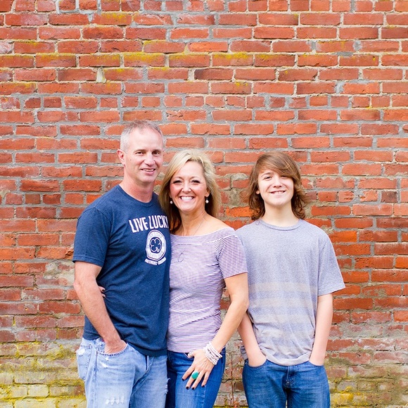 Meet your Posher, Courtney - Picture 2 of 4